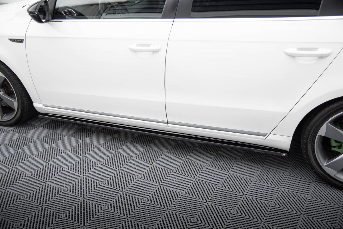 Nærbilde av sideskjørt-diffuser i ABS-plast for Volkswagen Passat B7