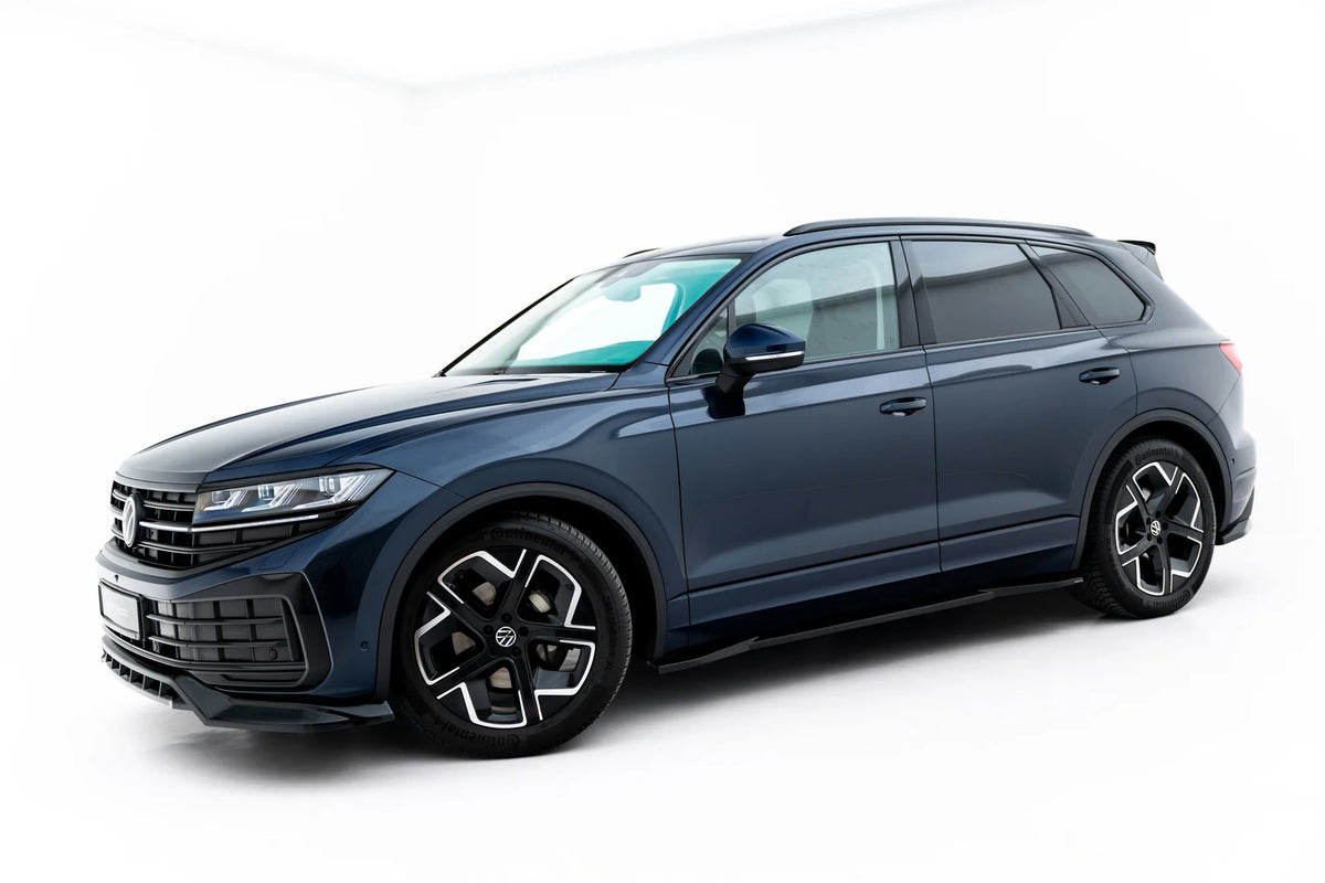Nærbilde av sideskjørt diffuser montert på Volkswagen Touareg Mk3 Facelift