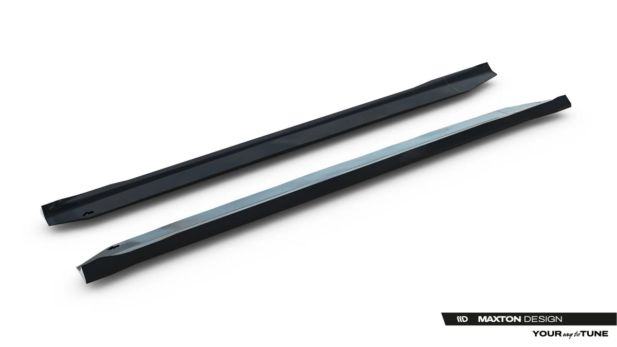 Detaljbilde av Gloss Black finish på sideskjørt Volvo XC90