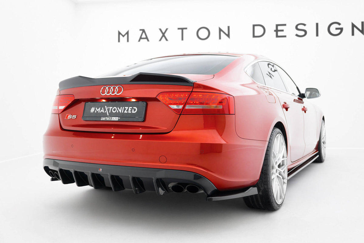Maxton spoilerforlenger montert på Audi S5 Sportback 8T i skrå vinkel