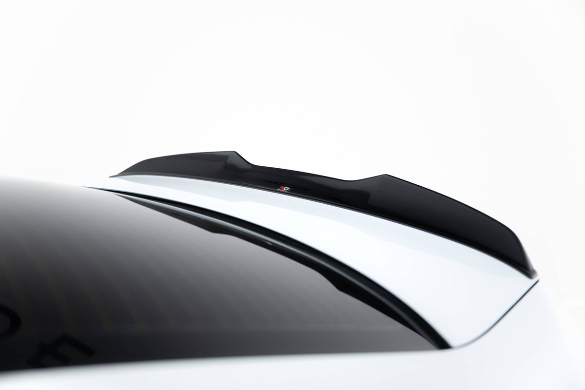 Maxton Design hekkspoiler til Audi RS3 Sedan 8V sett fra siden