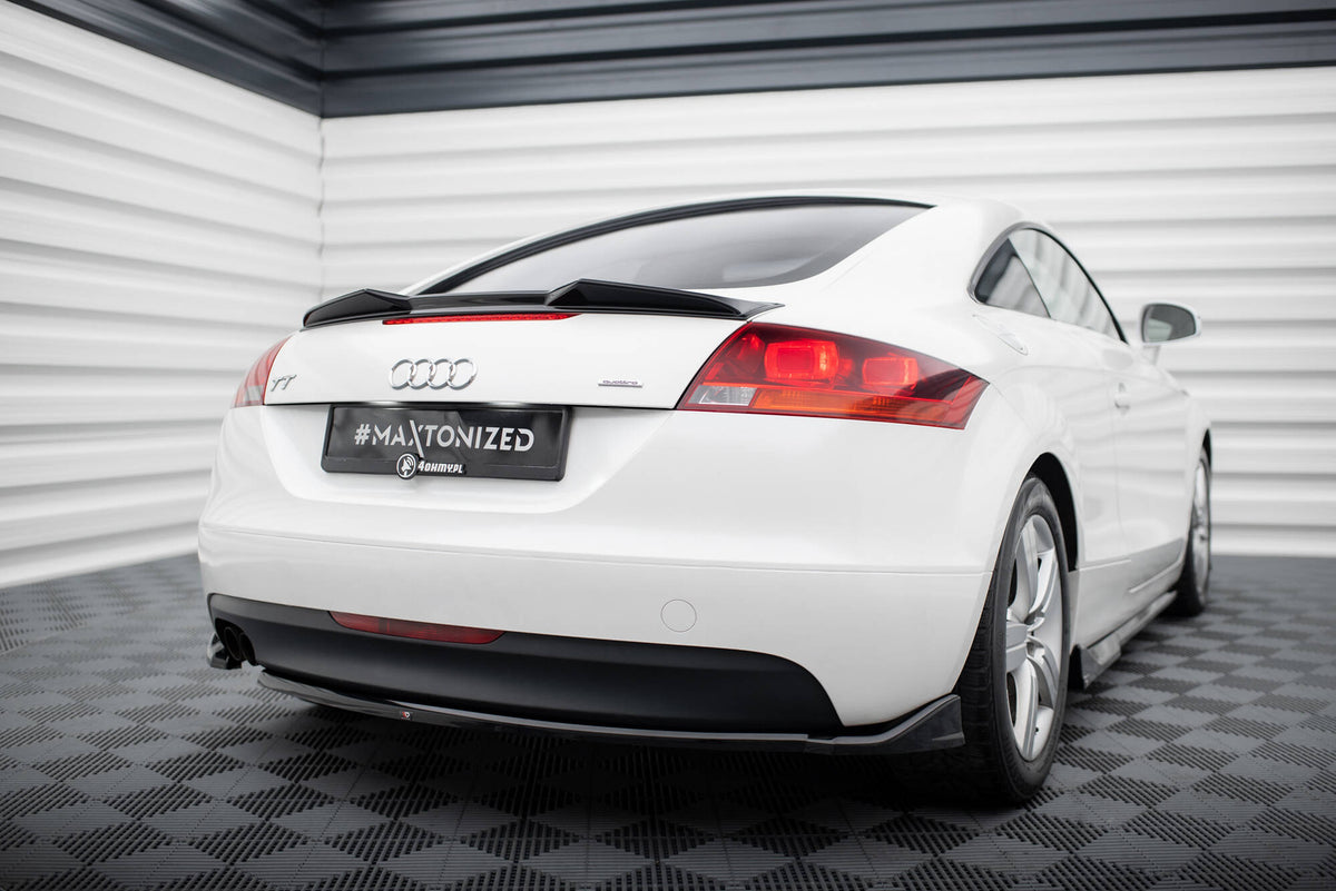 Spoiler cap Audi TT 8J sett fra skrå vinkel bakfra