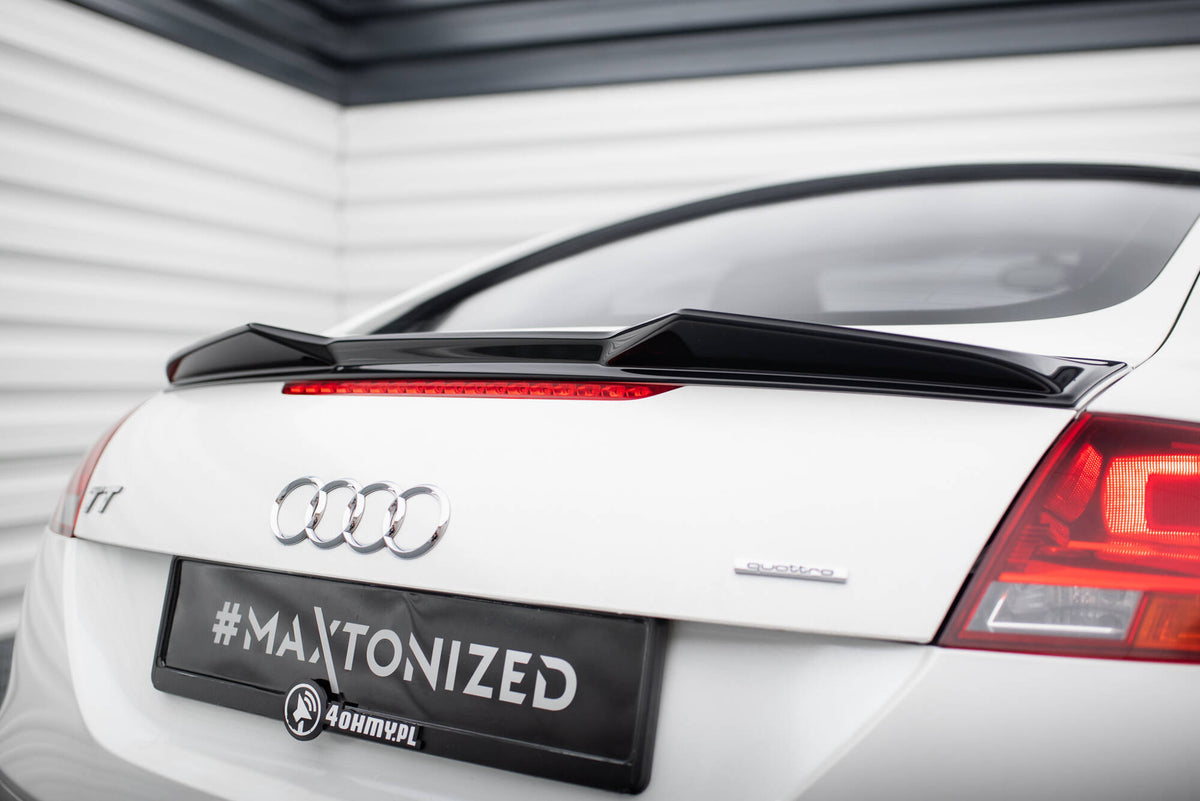 Spoiler cap 3D til Audi TT 8J montert på hekken, sett bakfra