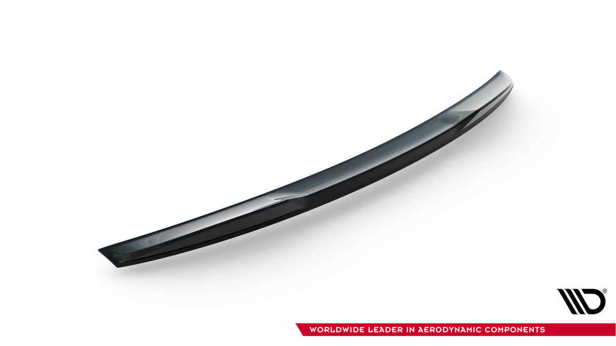 Maxton 3D spoiler cap på Mercedes W206 C 43 AMG-Line Sedan, skrått bakfra perspektiv