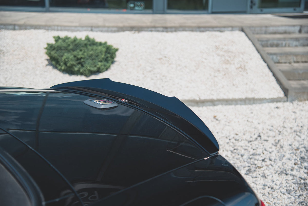 Spoiler cap til Abarth 124 Spider vist ovenfra med synlig overflatestruktur