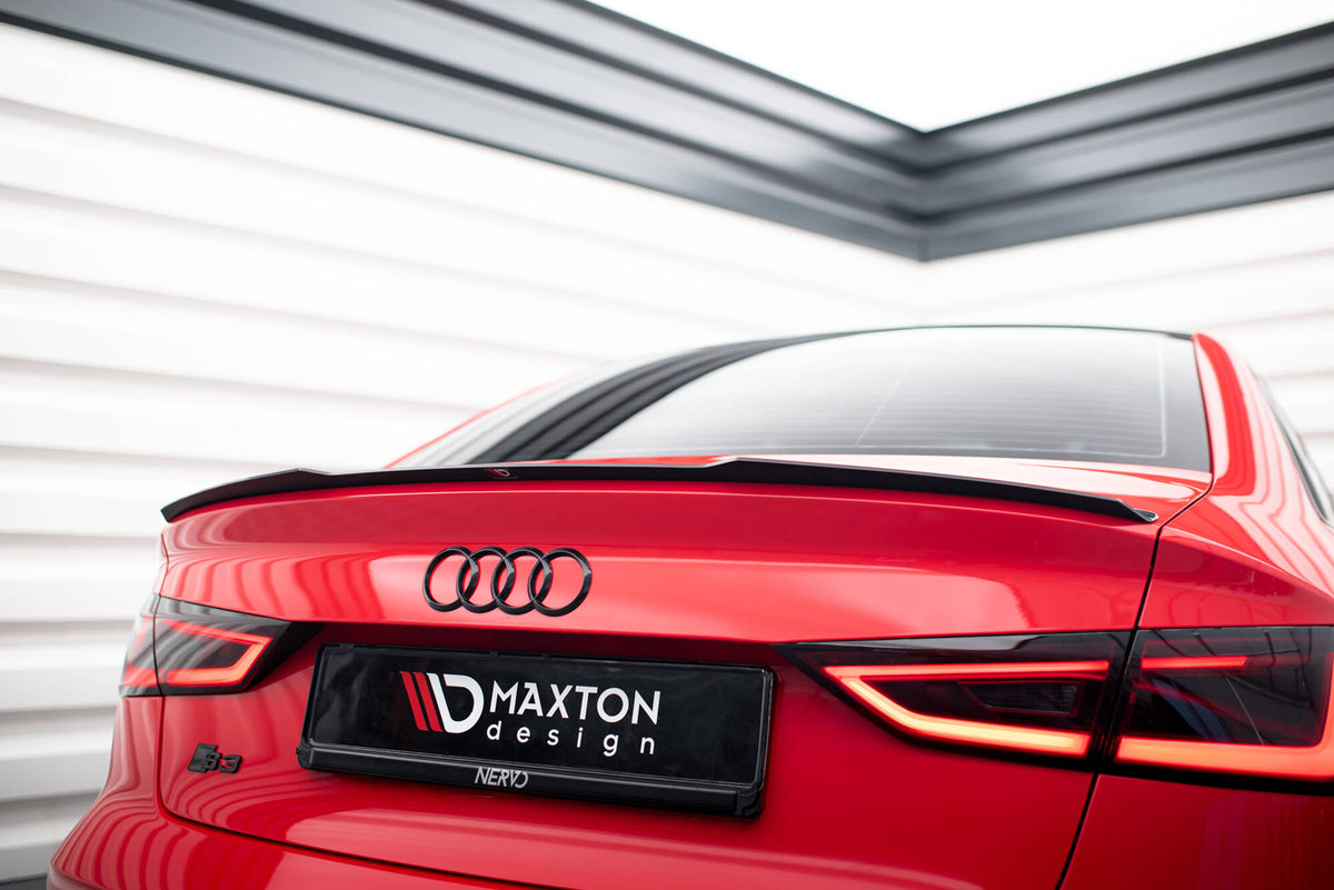 Spoiler cap til Audi A3 Sedan 8V i strukturert svart, sett bakfra