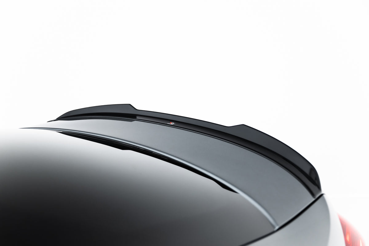 Maxton Design spoiler cap montert på Audi S5 Sedan B10, skrå vinkel fra siden