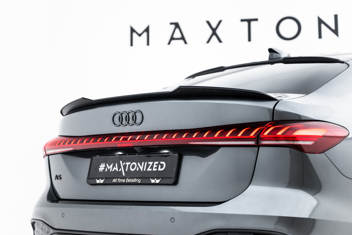 Spoiler cap til Audi A5 S-Line Sedan B10 sett bakfra i sort finish