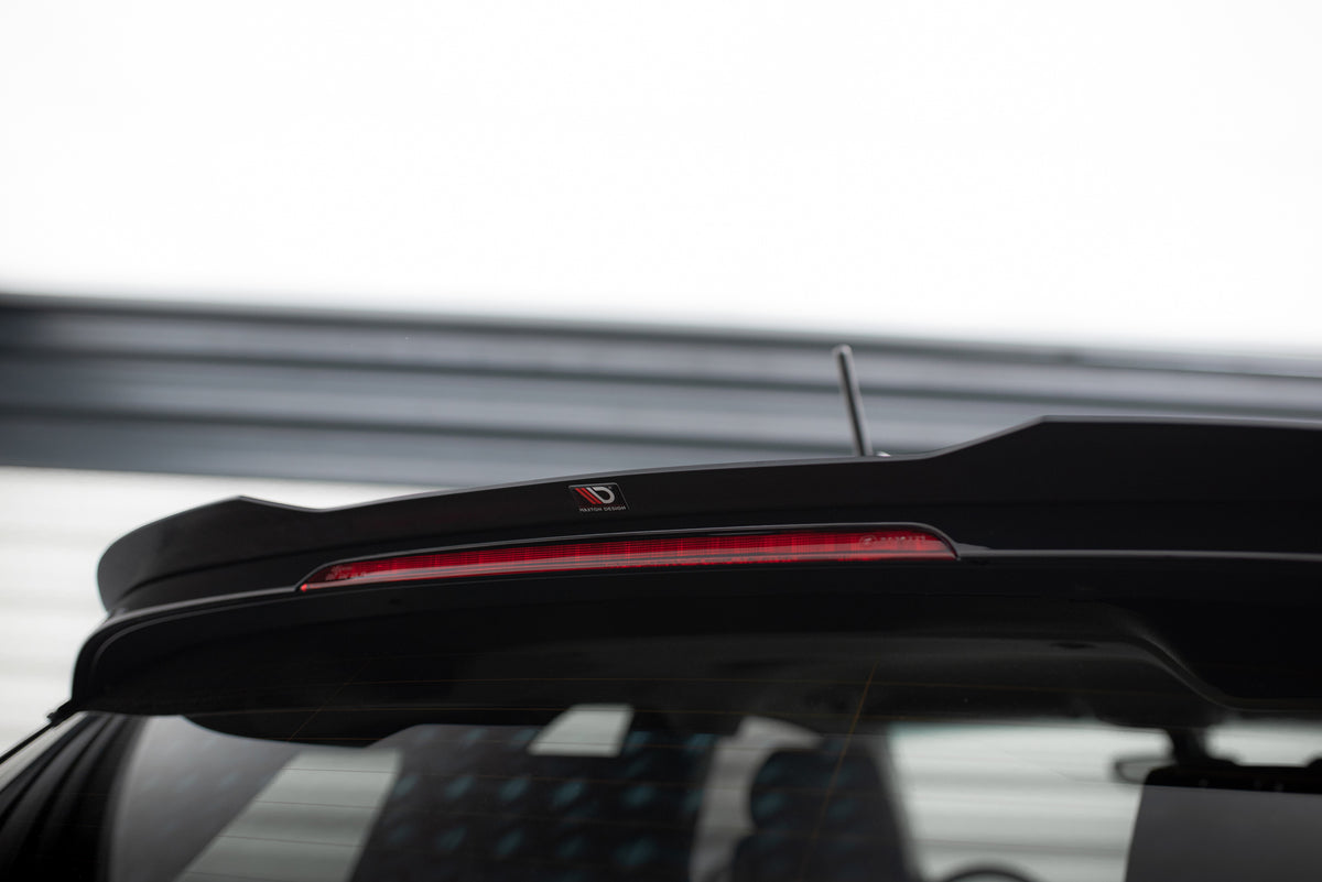 Bakparti på BMW i3 S Mk1 Facelift med montert spoiler cap