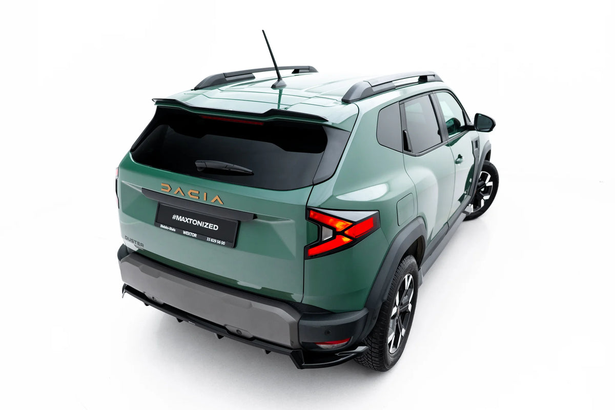 Spoiler Cap i blank sort ABS til Dacia Duster Mk3 montert på bakluken