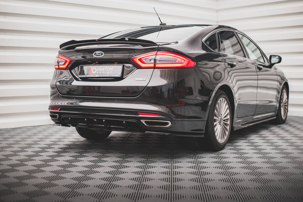 Maxton Design spoilerforlenger montert på bakluka til Ford Mondeo MK5