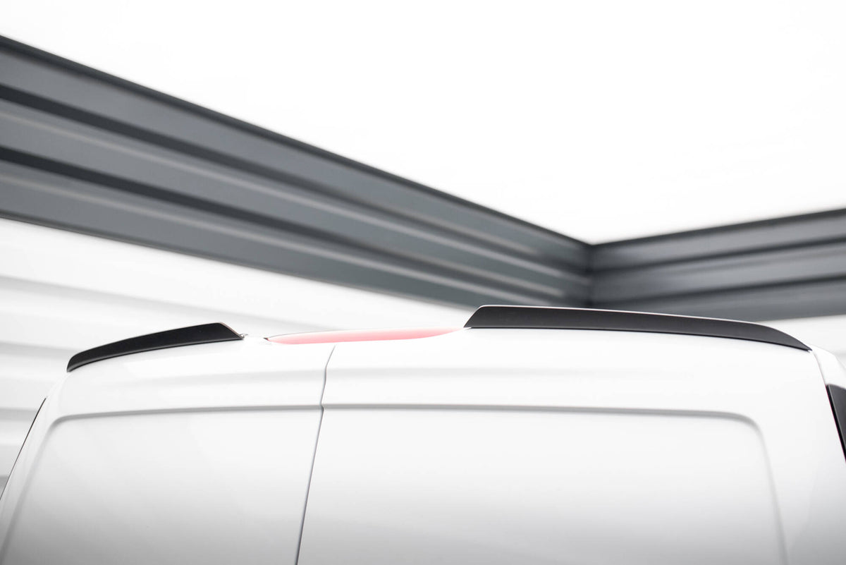 Spoiler cap til Ford Transit Connect MK2 Facelift sett bakfra i sort finish
