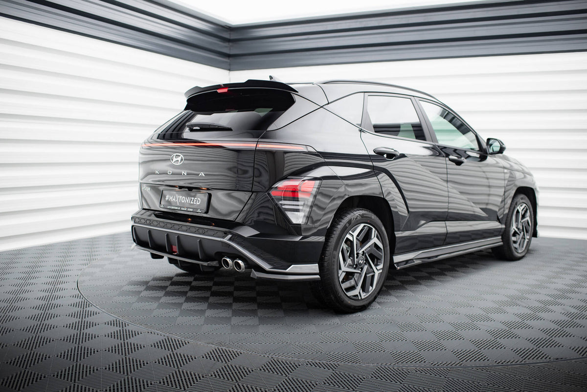 Maxton Design spoilerforlenger for Kona N-Line Mk2 vist fra skrå vinkel