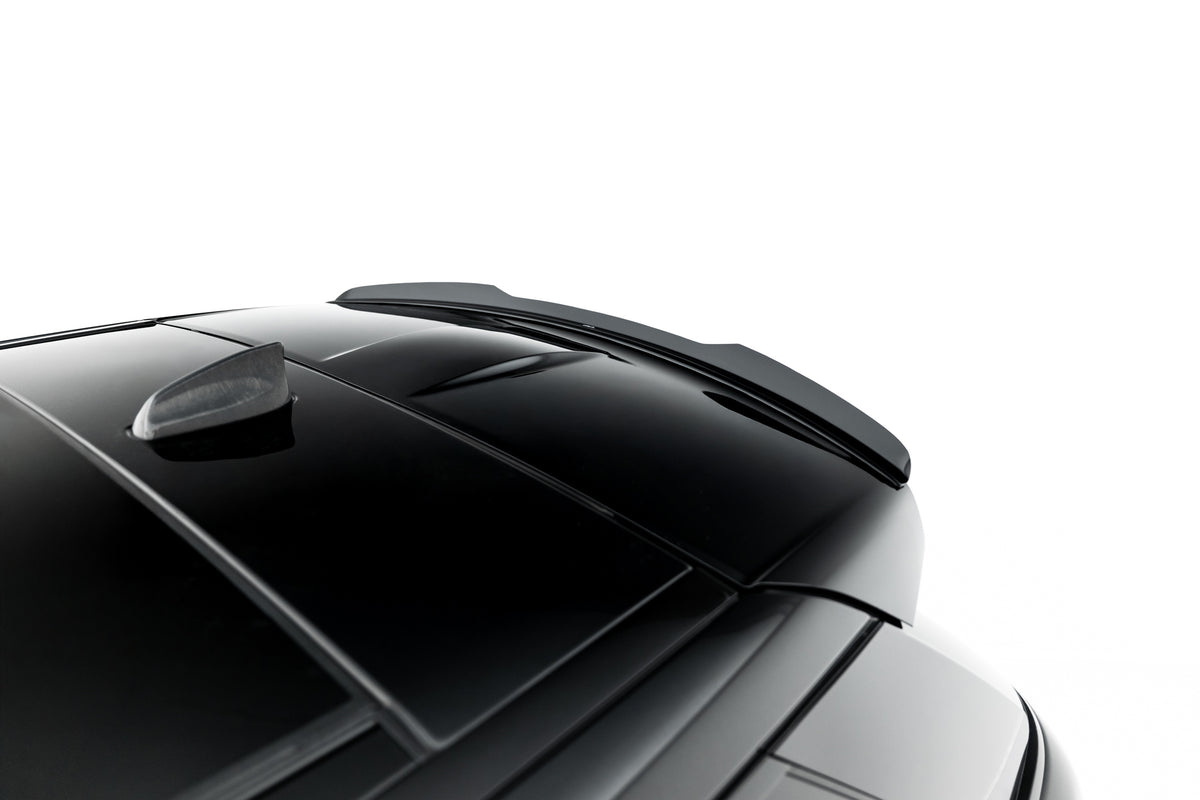 Nærbilde av blank sort spoiler cap for Range Rover Sport SVR Mk2 Facelift