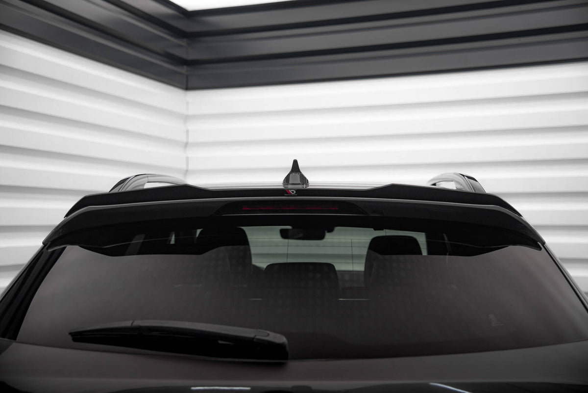 Spoiler cap til Mazda 6 Estate Mk3 Facelift sett bakfra i sort finish