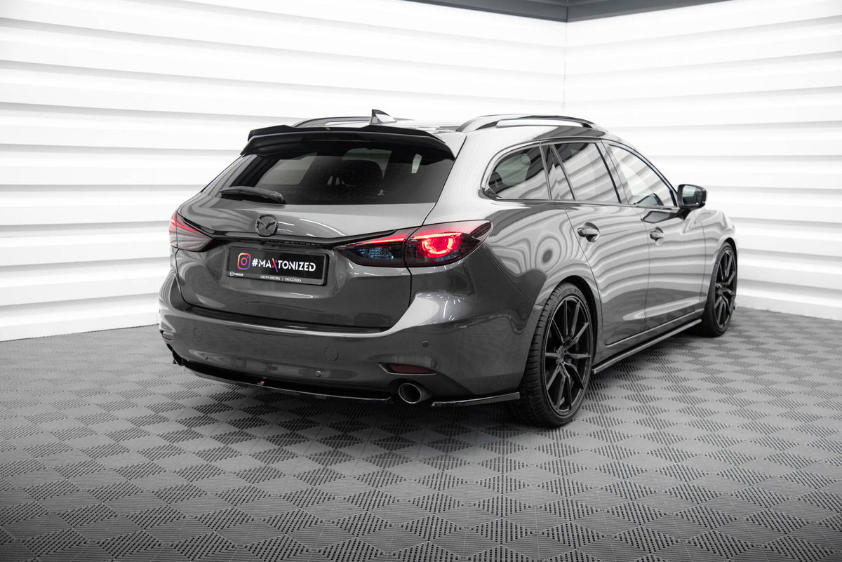 Maxton Design spoilerforlenger montert på takspoileren til Mazda 6 stasjonsvogn