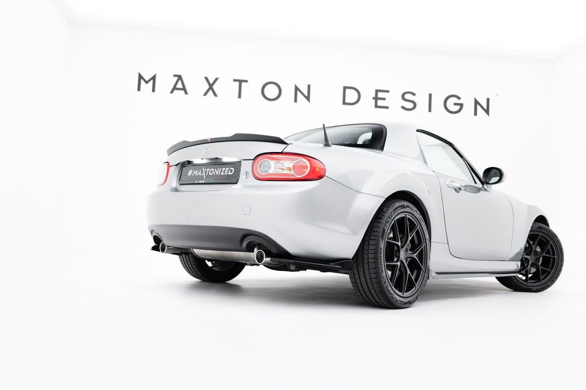Maxton Design spoilerforlenger for MX-5 NC i sort finish, nærbilde av overflaten