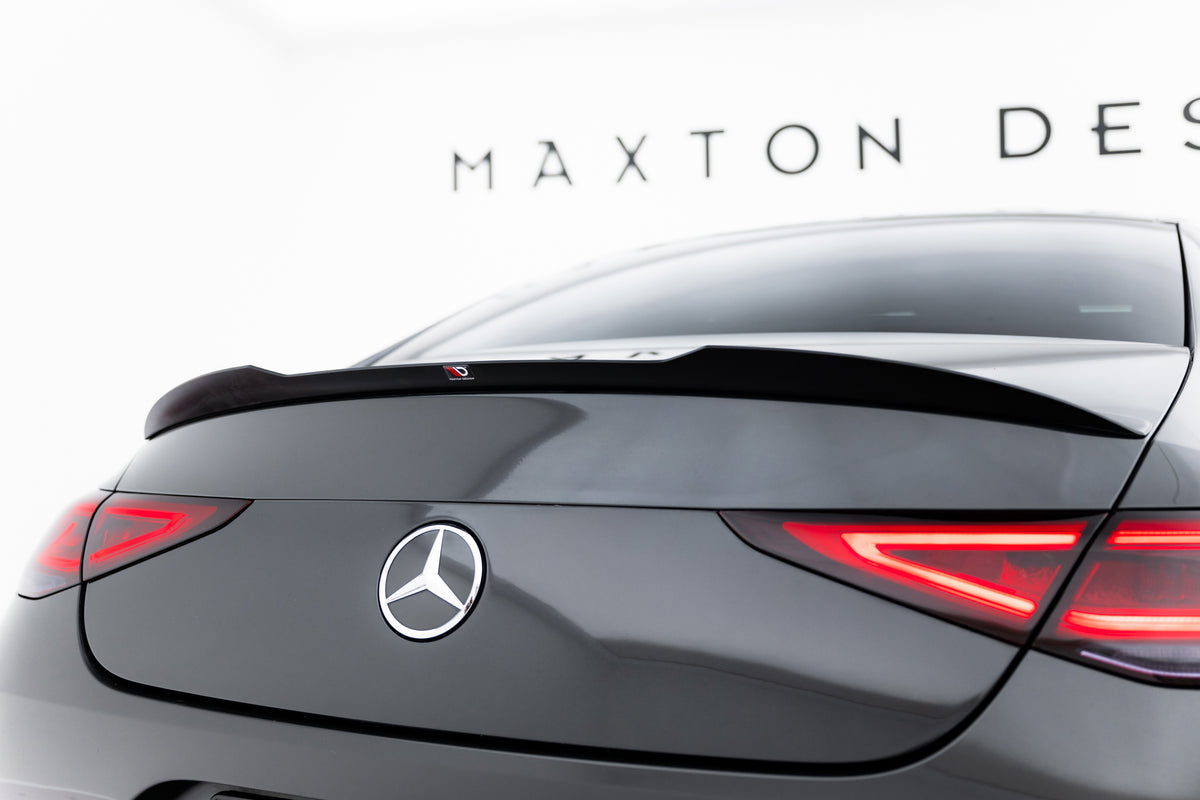 Spoiler Cap i blank sort til Mercedes-AMG CLS 53 C257 montert på hekklokket