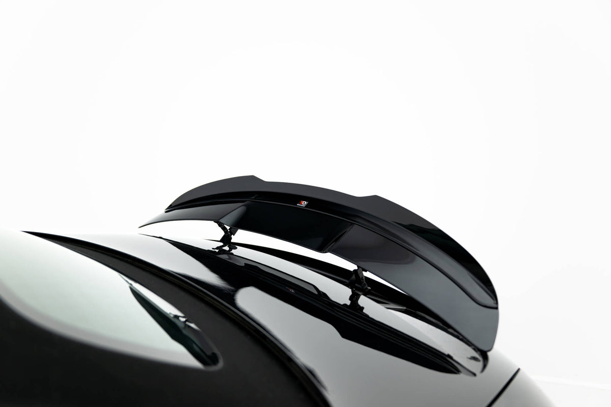 Maxton Design Spoiler Cap montert på Mercedes SL 63 R232 sett bakfra