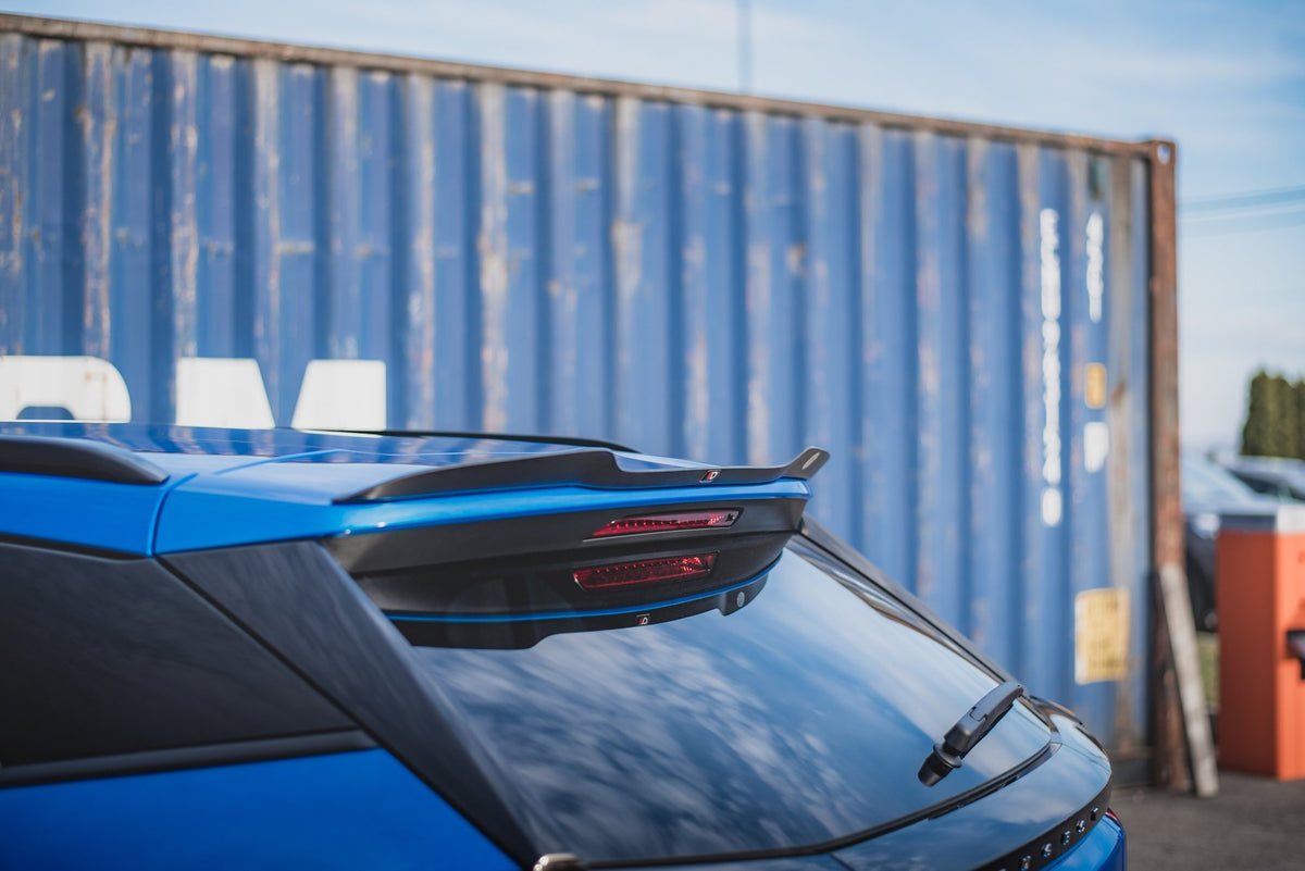Nærbilde av spoiler cap i ABS-plast til Peugeot 2008 Mk2