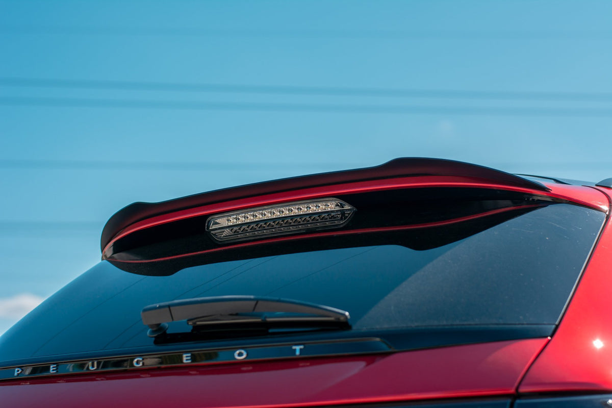 Nærbilde av spoiler cap i ABS-plast for Peugeot 508 Mk2 SW