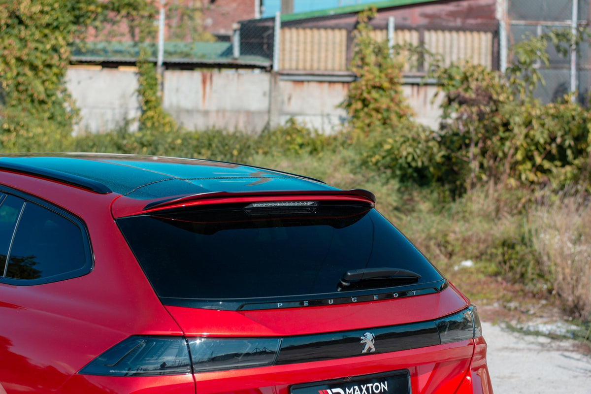 Hekspoiler-forlenger til Peugeot 508 SW vist fra skrå vinkel