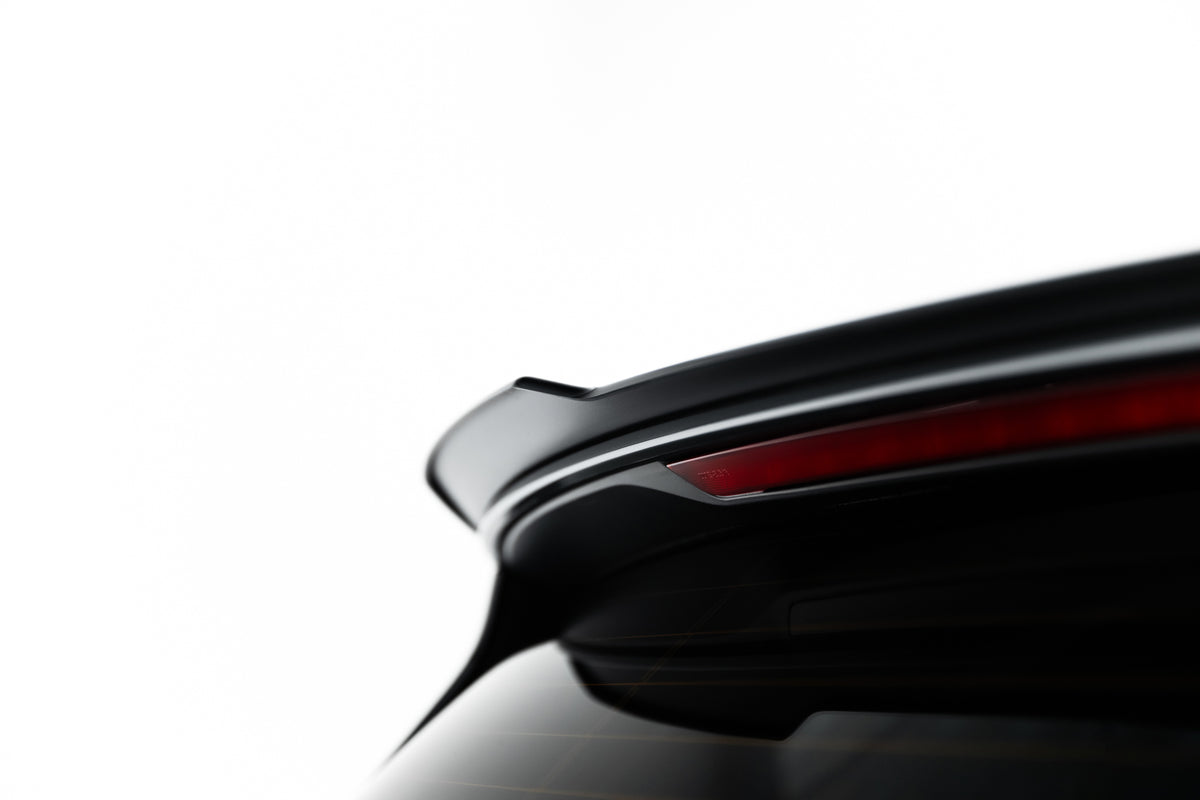 Detaljbilde av ABS-overflaten på Spoiler Cap til Clio Mk5