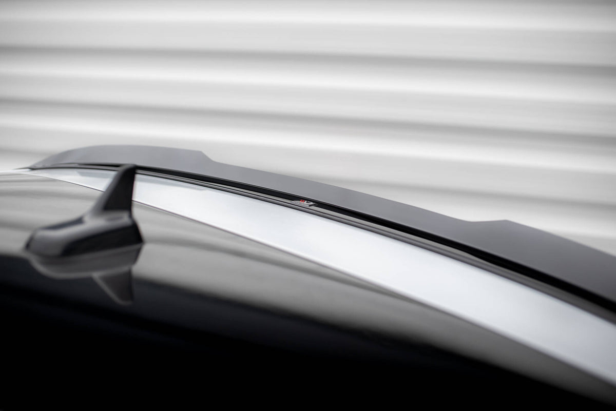 Maxton Design spoiler cap montert på Skoda Kodiaq RS sett bakfra