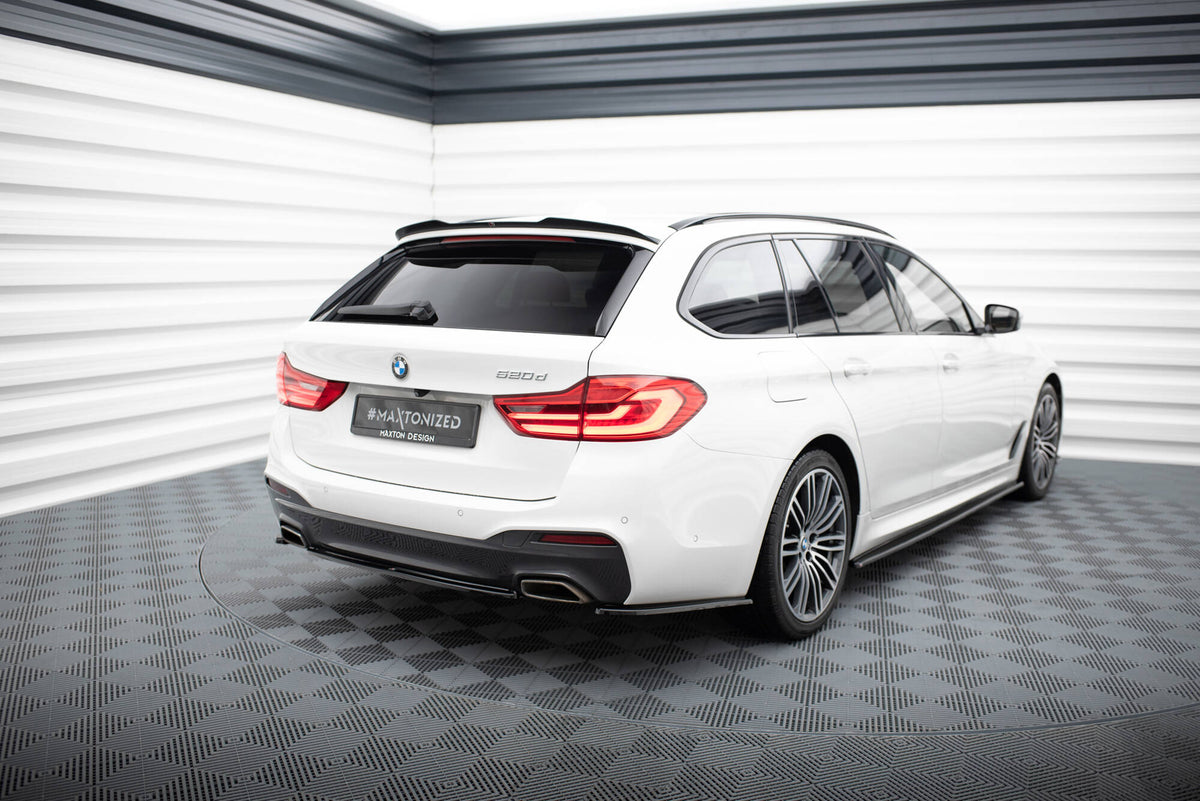 Spoiler BMW 5 Touring G31 i matt svart finish, nærbilde av overflaten