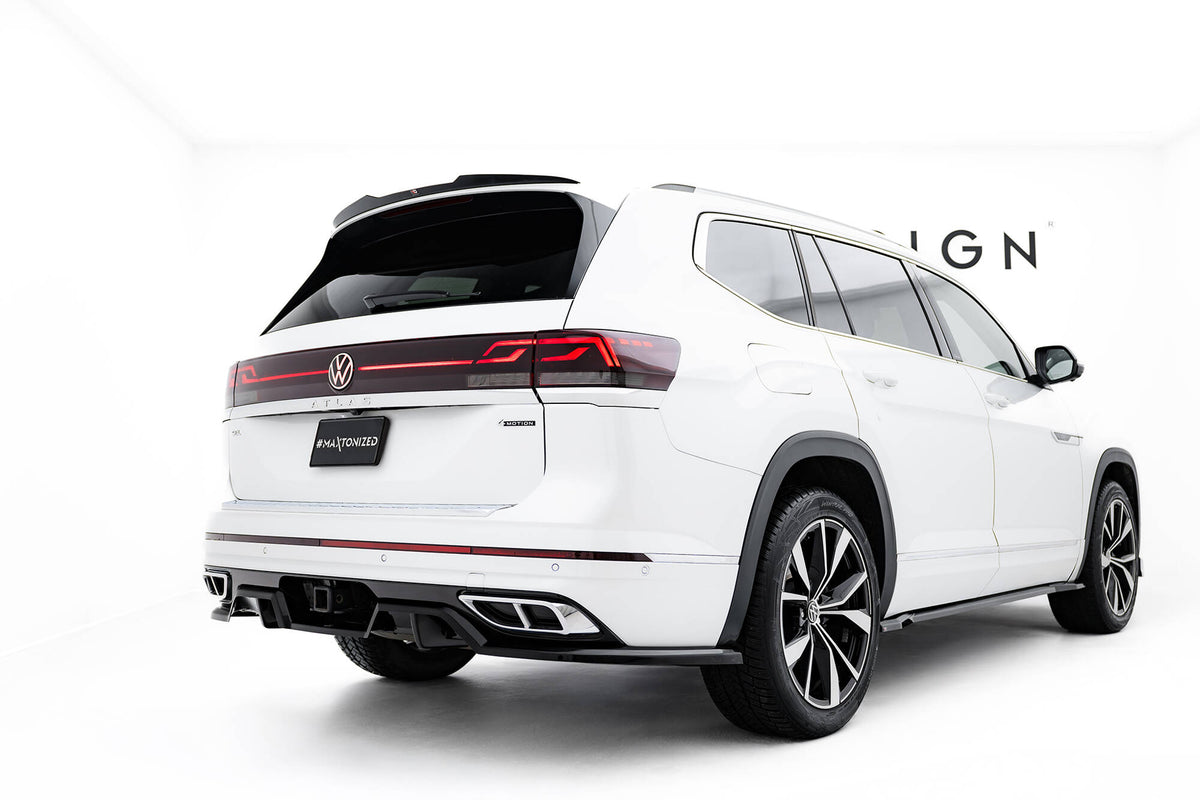 Maxton Design spoilerforlenger for VW Atlas R-Line montert på bakluke