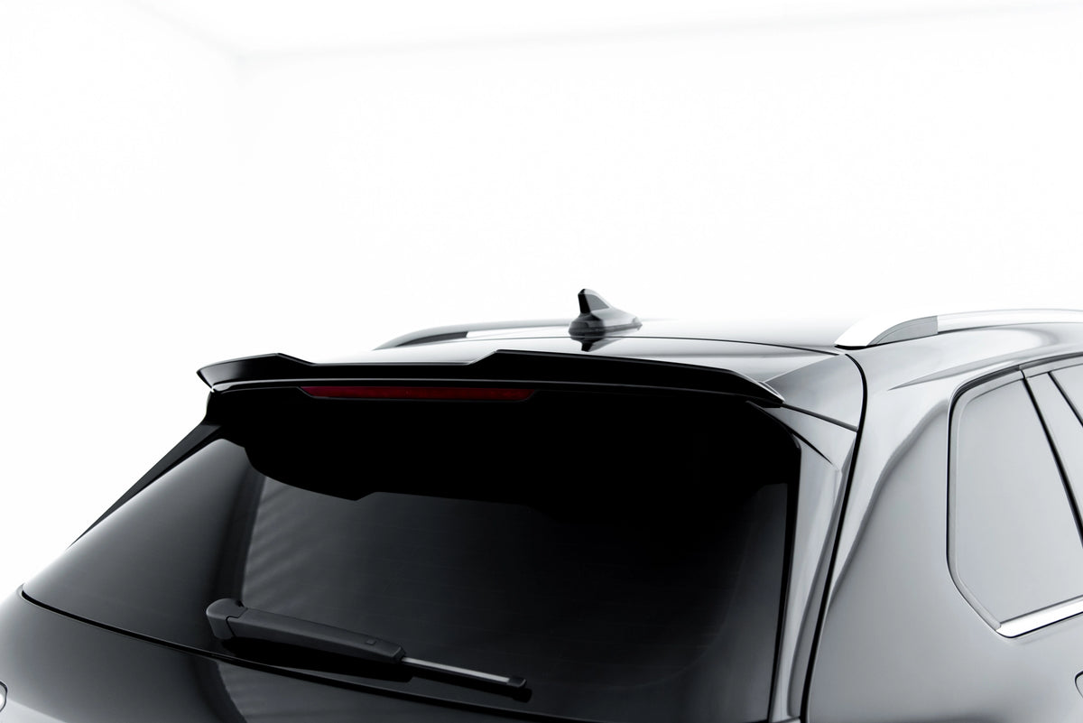 Nærbilde av Spoiler Cap til Golf Variant Mk8 Facelift i Gloss Black