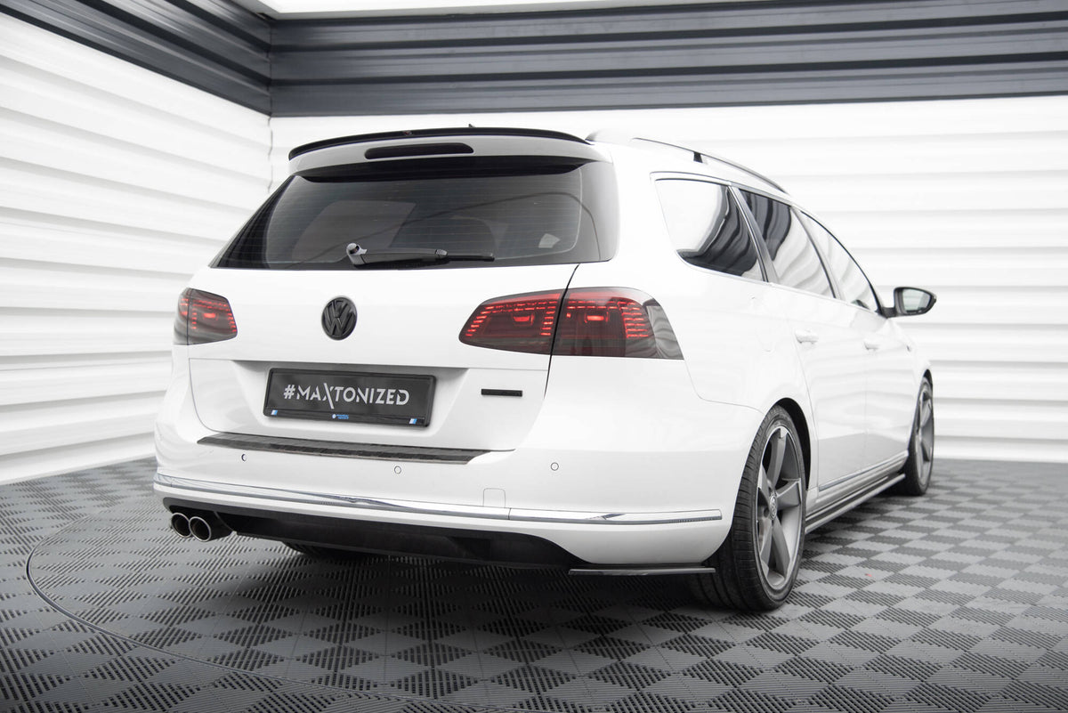 Maxton Design spoilerforlenger montert på bakluka til Passat Variant B7