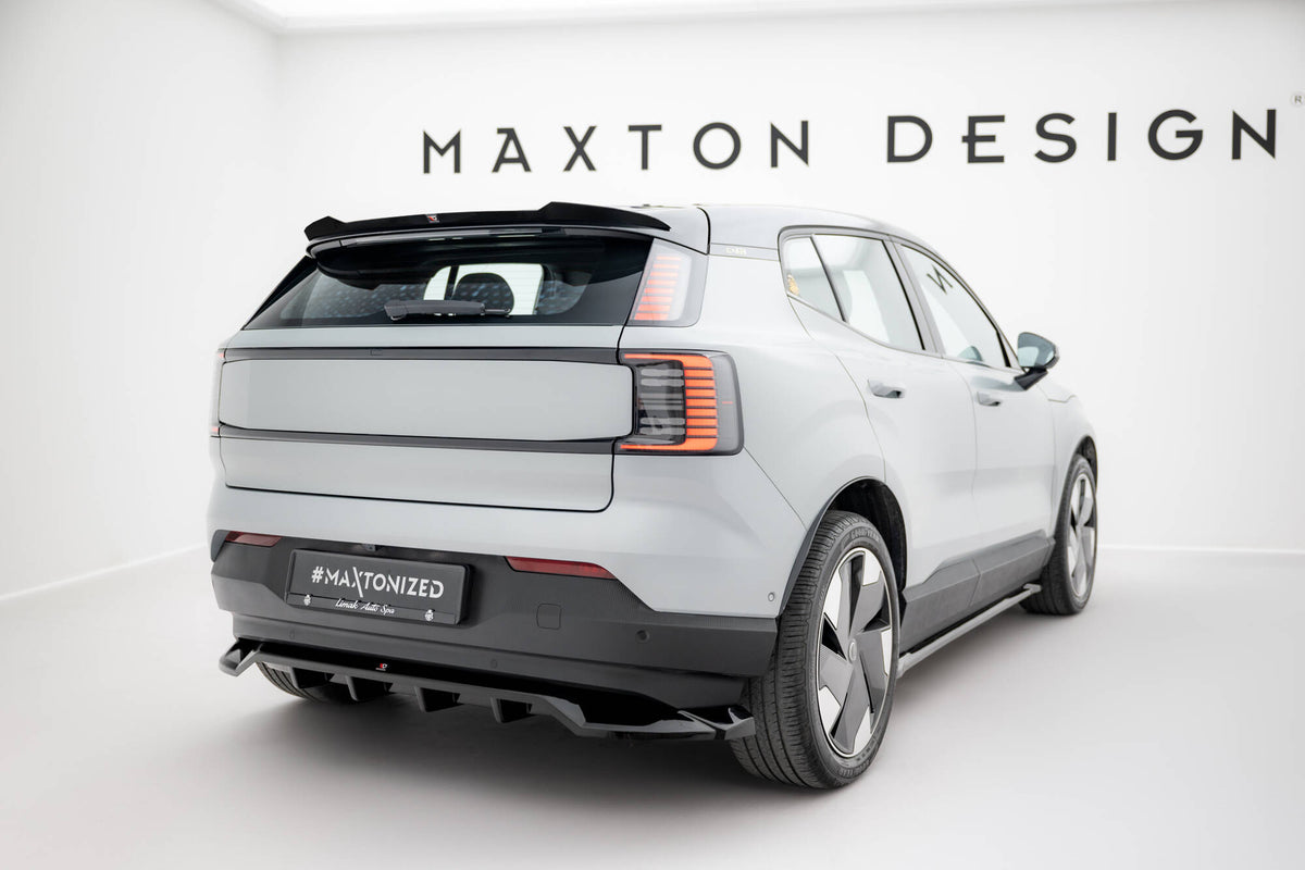 Maxton Design spoiler cap montert på Volvo EX30, skrå vinkel bakfra