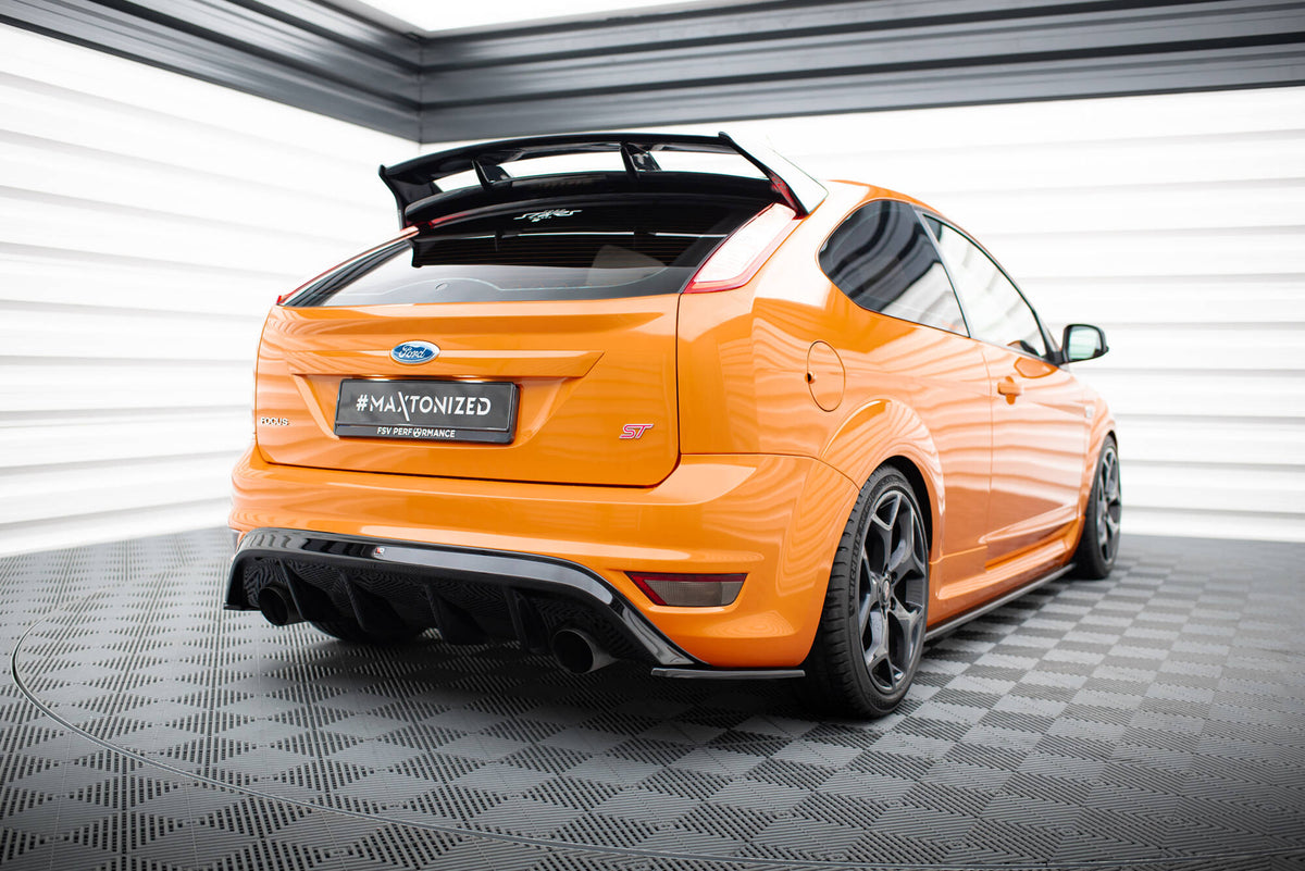 Ford Focus MK2 takspoiler i GRP sett ovenfra mot bakrute