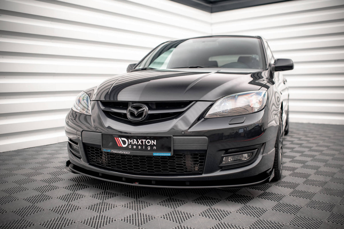 Frontspoiler V.1 fra Maxton Design montert på Mazda 3 MPS MK1, sett forfra