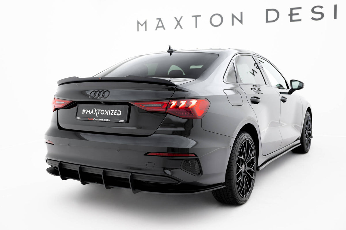 Diffuser i GTI V1-stil montert på Audi A3 Sedan 8Y for et sporty bakparti