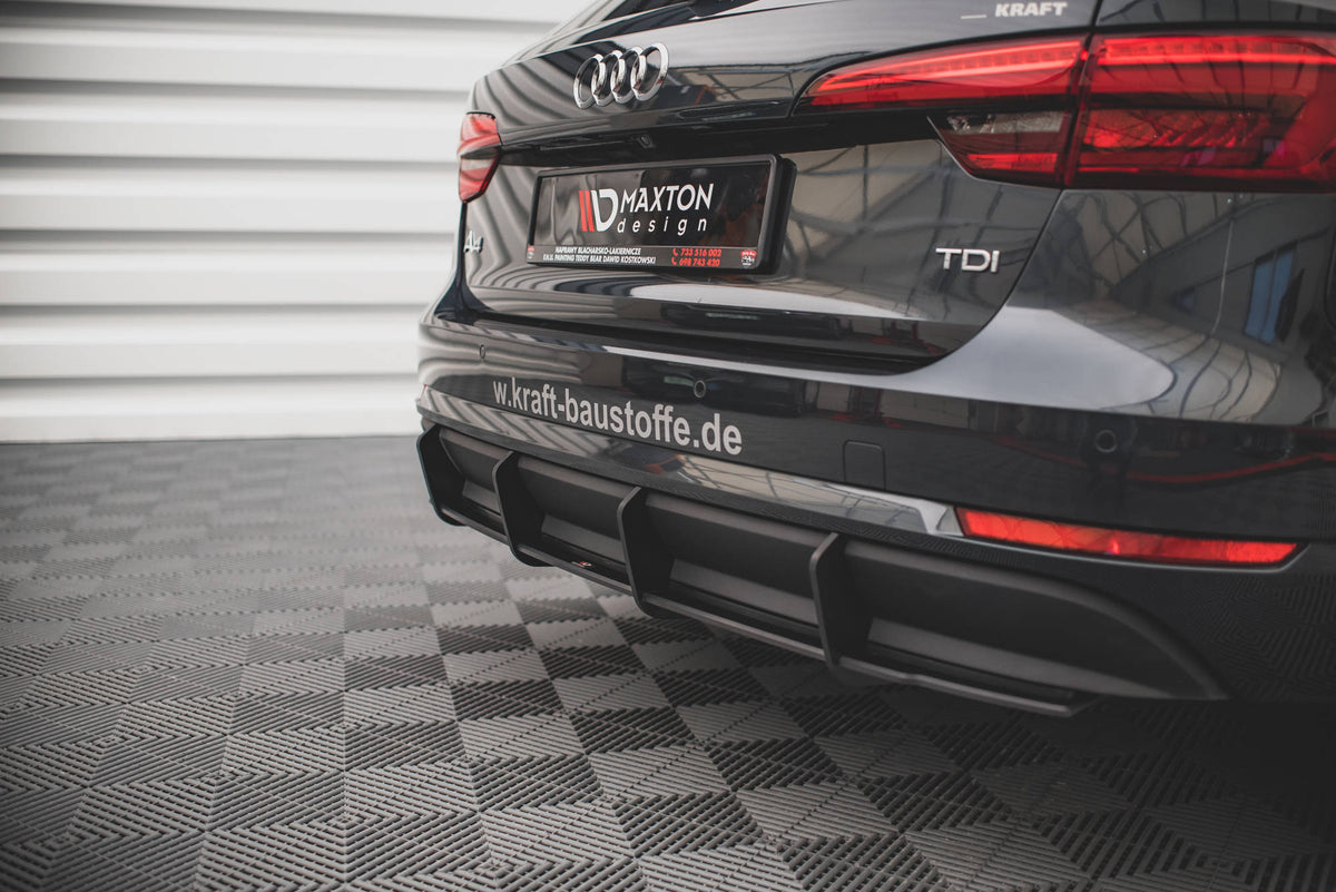 Bakdiffusor montert på Audi A4 B9 Sedan sett bakfra