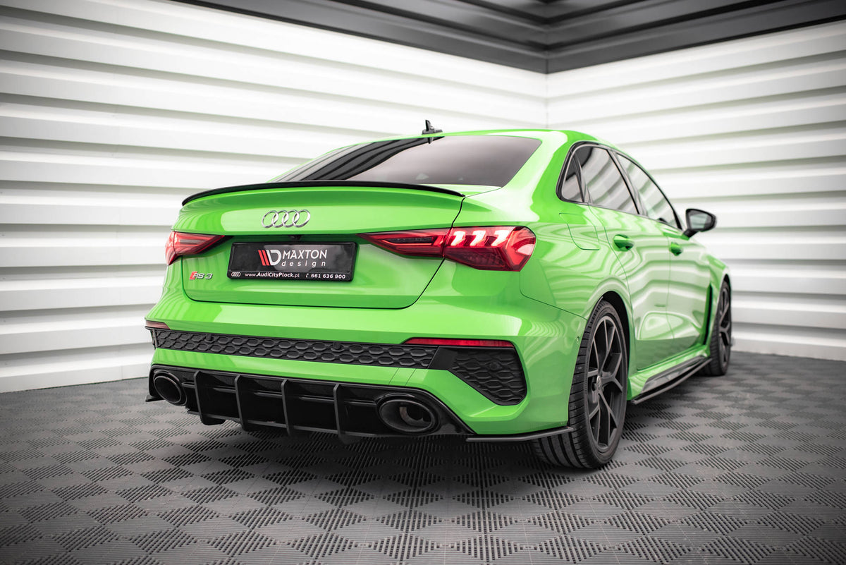 Sort sportsdiffuser til Audi RS3 8Y Sedan som erstatter original bakplate