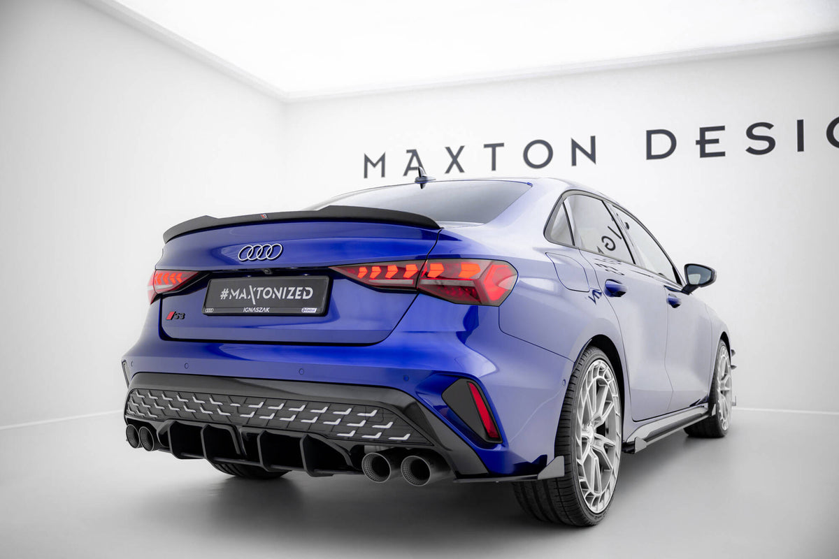 Diffuser til Audi S3 Sedan 8Y Facelift GTI V1 i sort finish montert under bakstøtfanger med gratis frakt