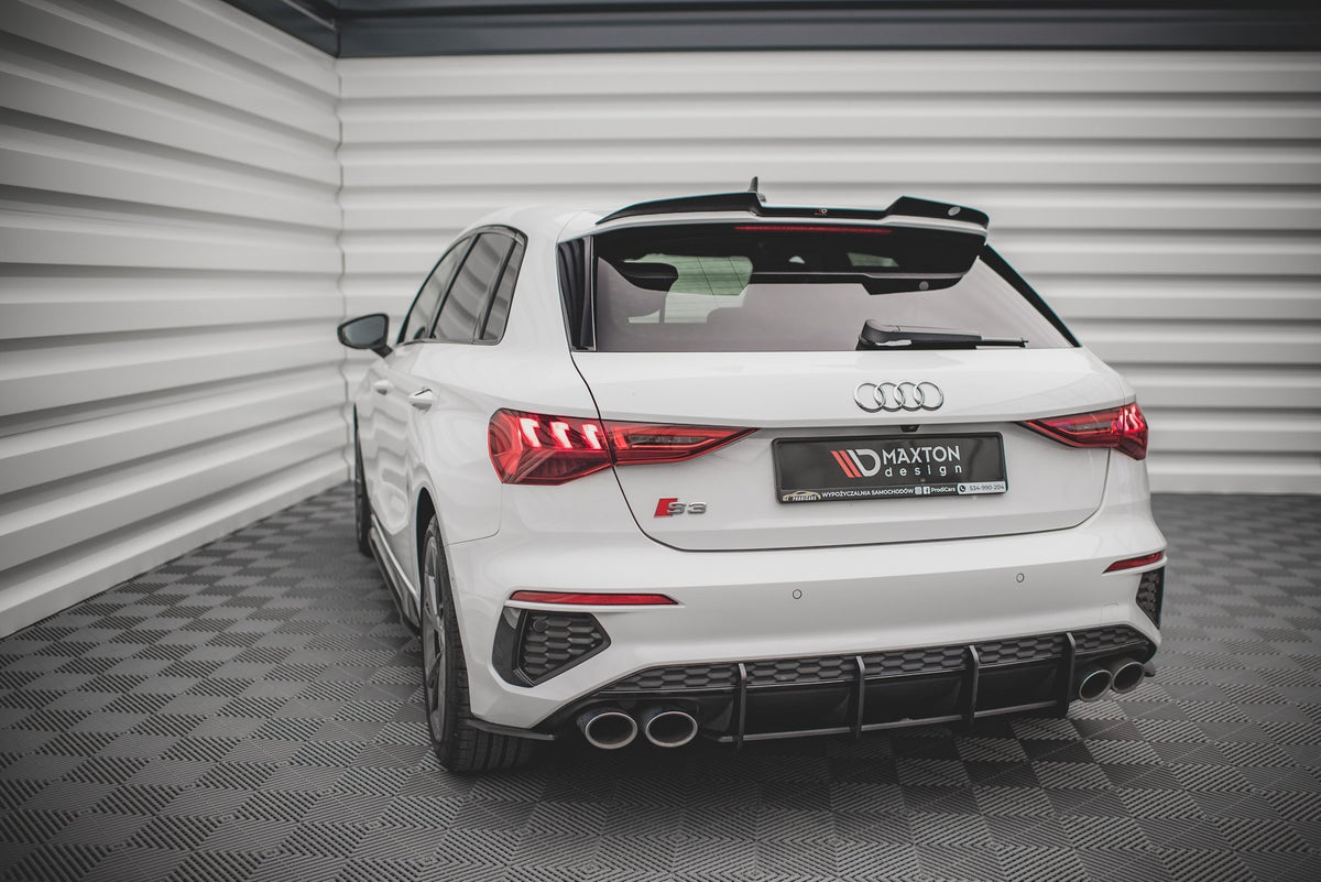 Bakre diffuser til Audi S3 Sportback 8Y i svart ABS-plast med gratis frakt