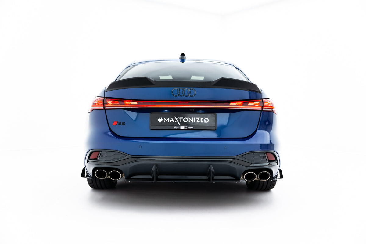 Nærbilde av matt sort ABS-diffuser til Audi S5 B10
