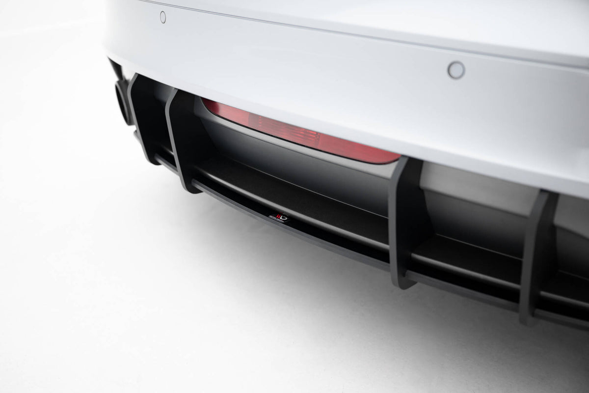 Maxton Design diffuser til Audi TT 8J i matt svart, nærbilde av overflate