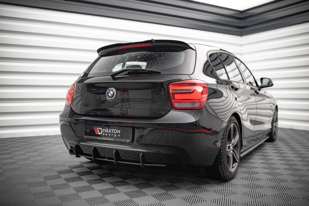 Diffuser til BMW 1 F20 montert under bakre støtfanger i sort finish for et sporty uttrykk