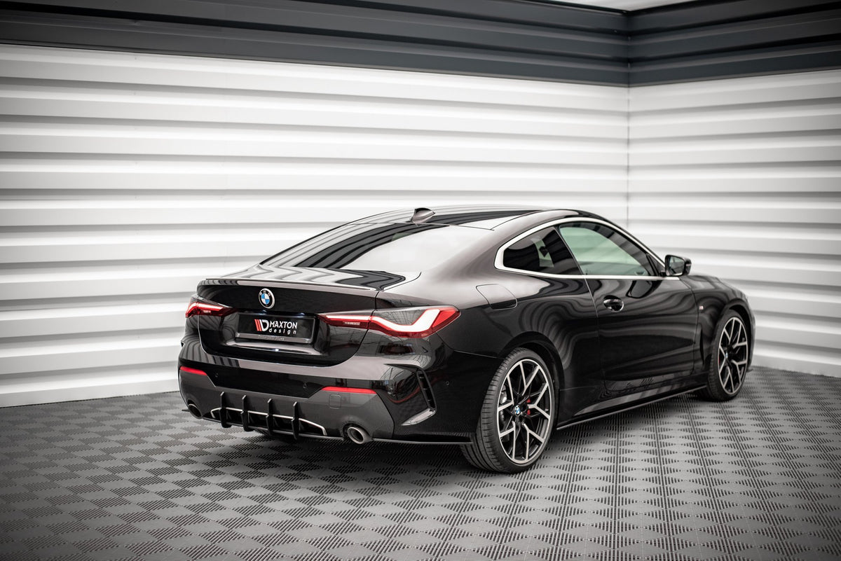 Nærbilde av Street Pro bakdiffusor til BMW 4 M-Pack G23 Cabrio