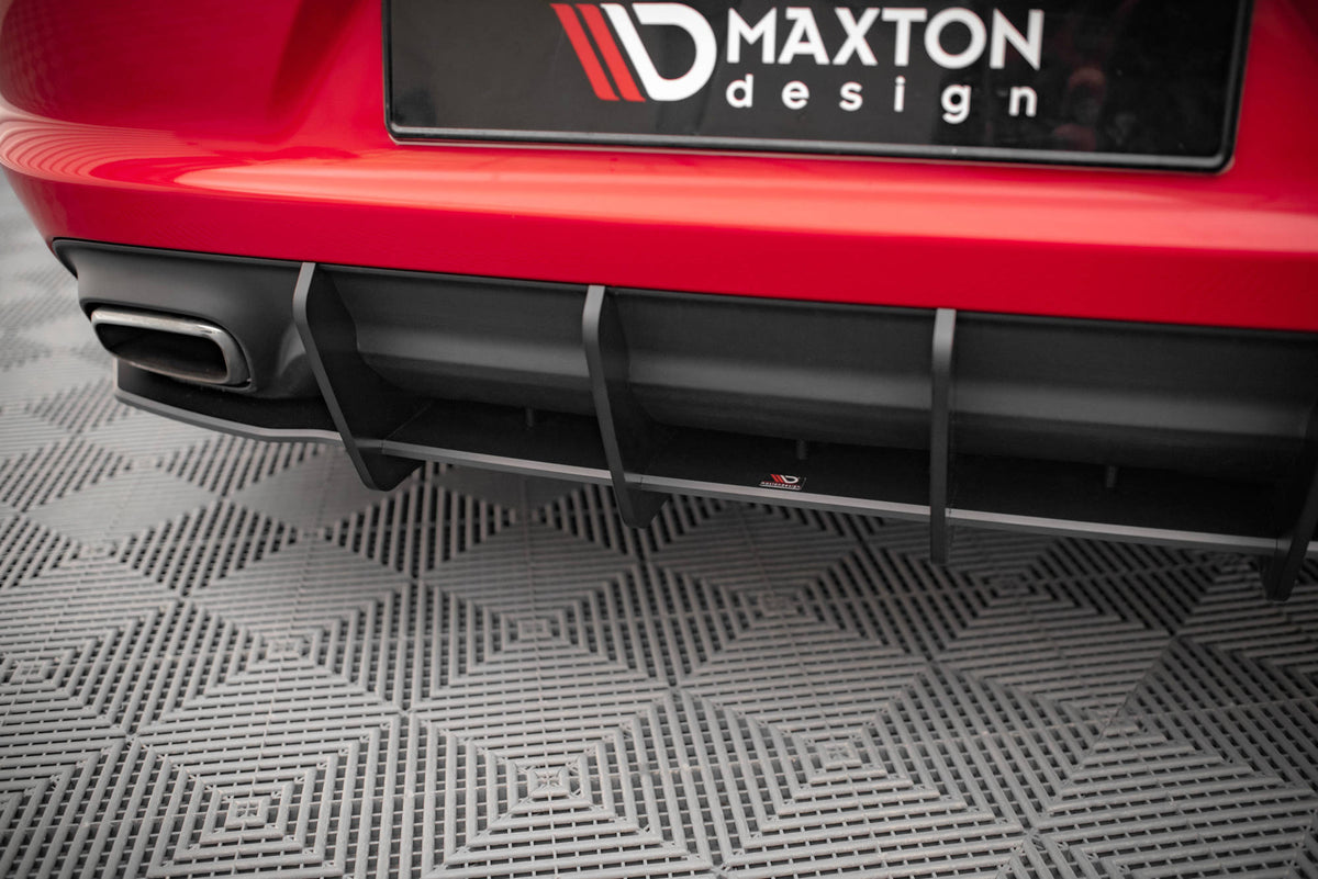 Diffuser i ABS-plast for Dodge Charger RT Facelift vist i nærbilde