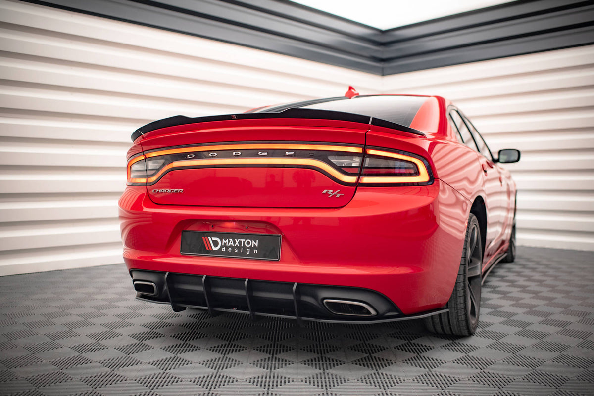 Sentral bakdiffusor til Dodge Charger RT Mk7 Facelift ovenfra