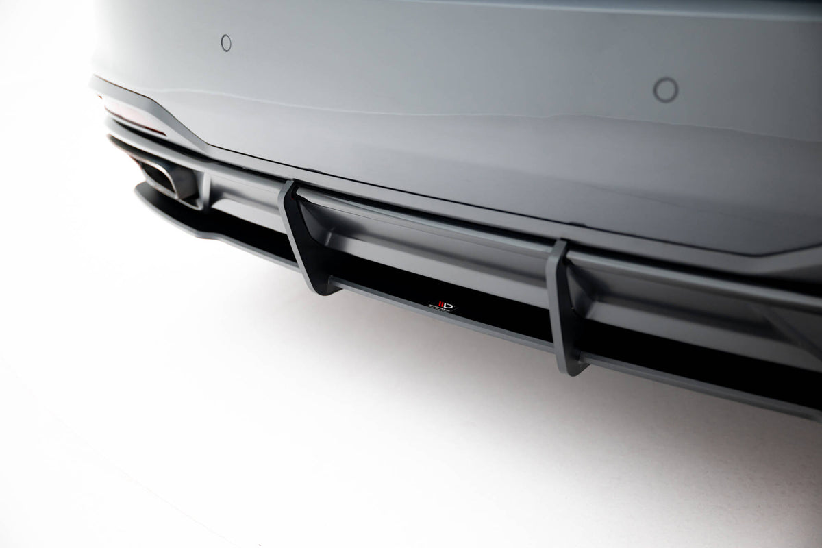 Bakdiffuser med flaps montert på Audi A5 F5 Facelift i skrå vinkel