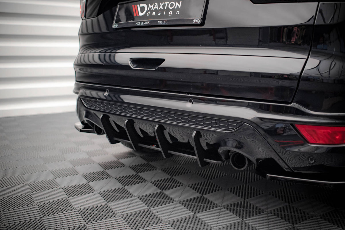 Bakdiffusor Street Pro til Ford Escape ST-Line Mk3, sett bakfra i blank svart