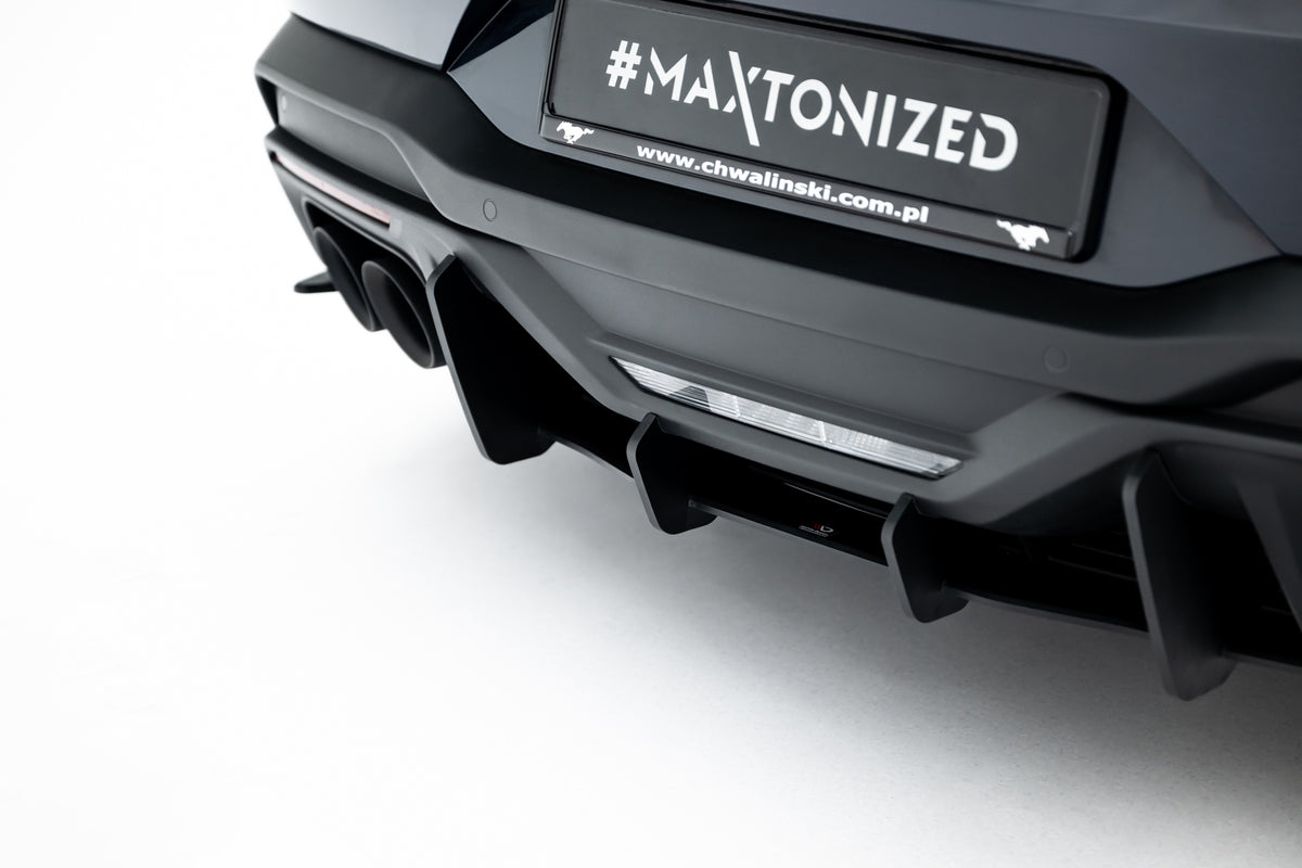 Maxton Design Street Pro diffuser montert på Ford Mustang Dark Horse Mk7