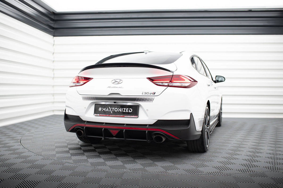 Street Pro bakdiffusor til Hyundai i30 N Fastback Mk3 i matt svart finish, sett bakfra
